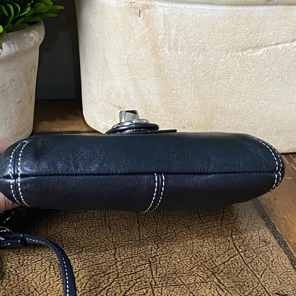 Coach Legacy Black Turnlock Wristlet Wallet
Clutch - Picture 8 of 12
